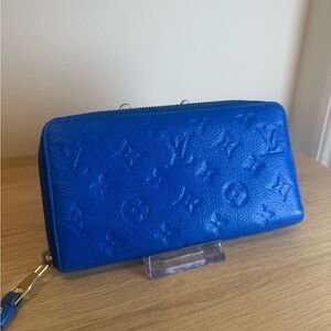 LOUIS VUITTON Royal blue empriente organizer wallet